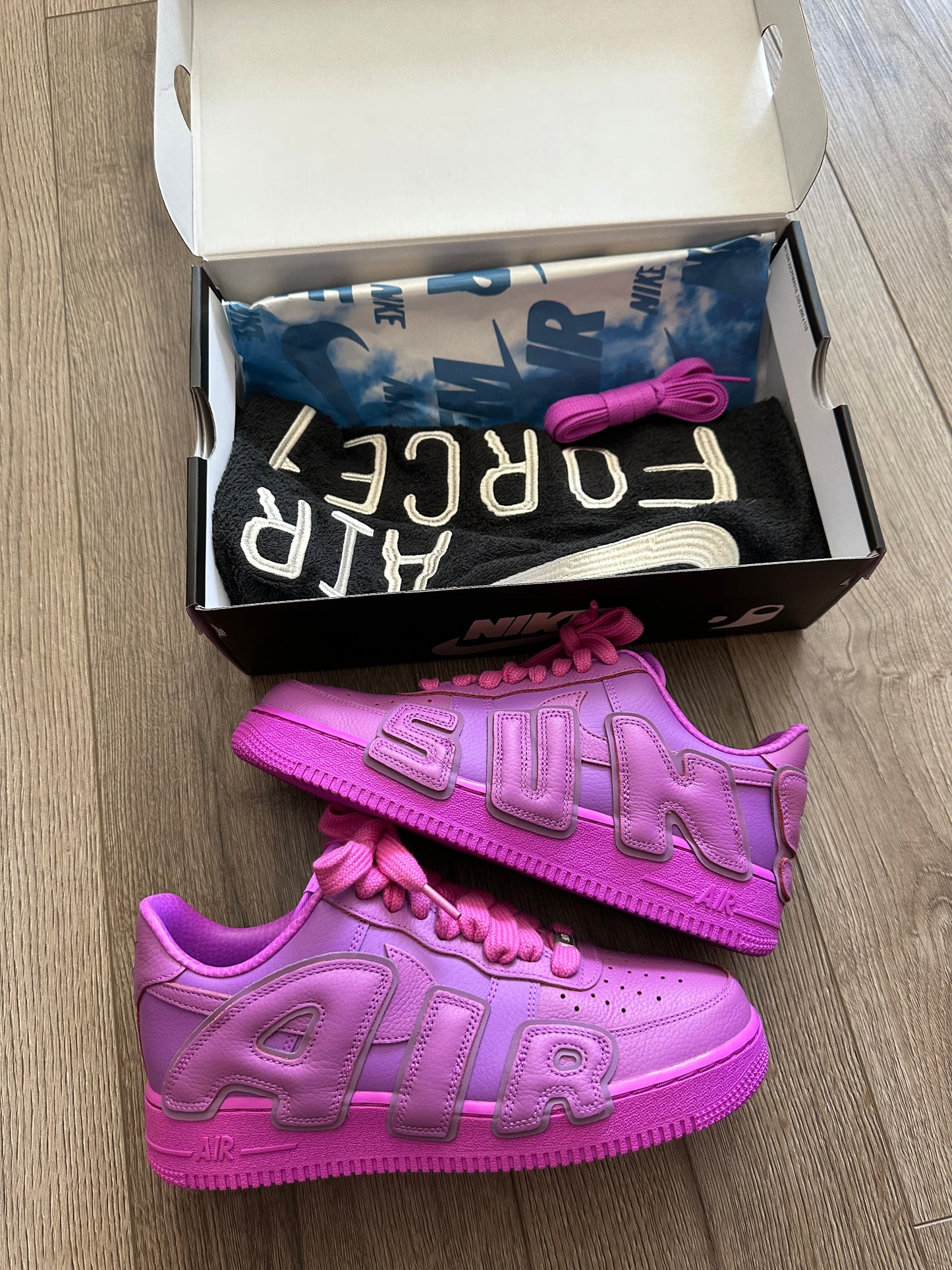 Nike Air Force 1 Low Cactus Plant Flea Market
Fuchsia Dream