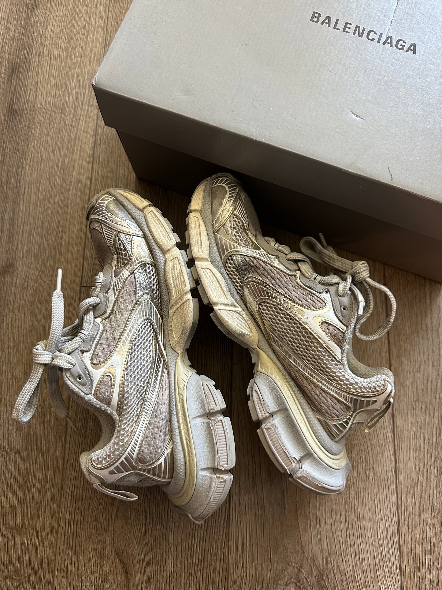 Balenciaga Eggshell 3XL