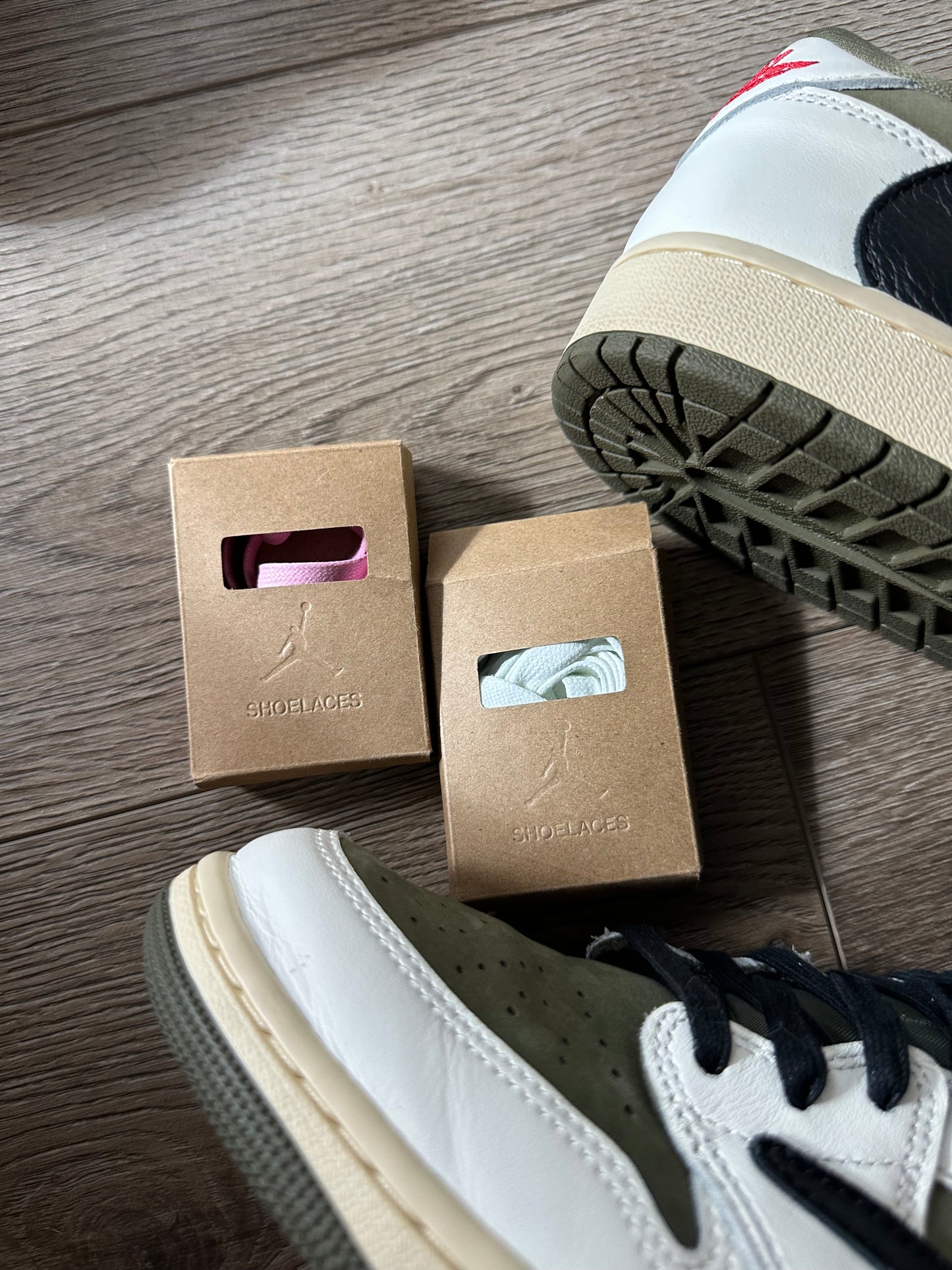Travis Scott Medium Olive Jordan 1 Low
