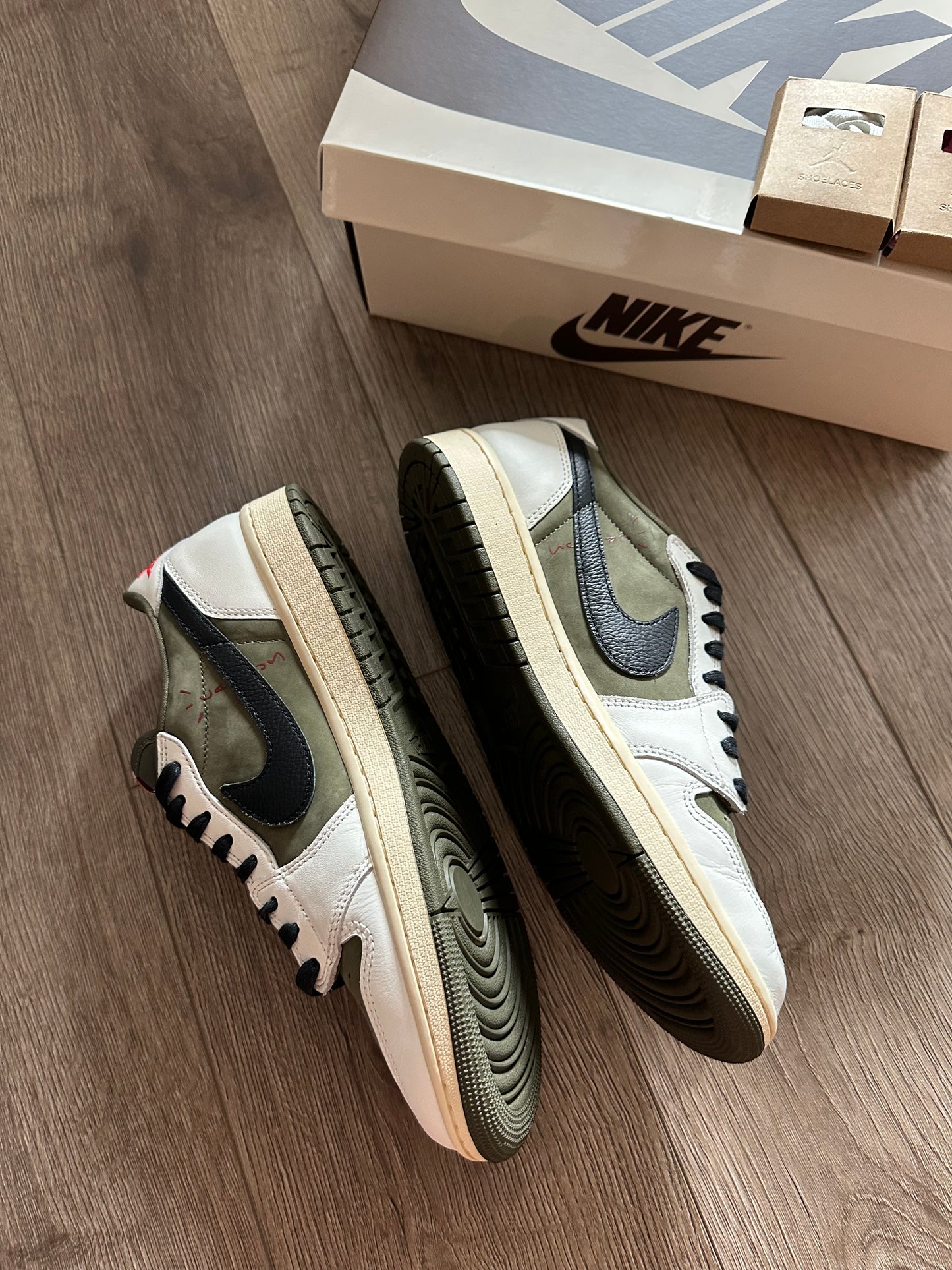 Travis Scott Medium Olive Jordan 1 Low