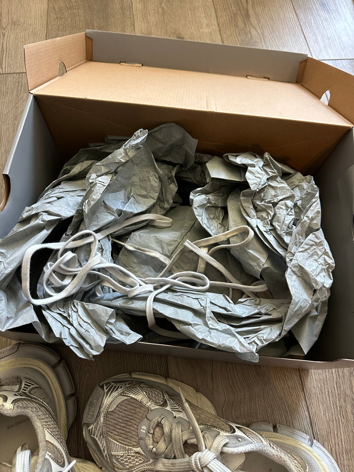 Balenciaga Eggshell 3XL