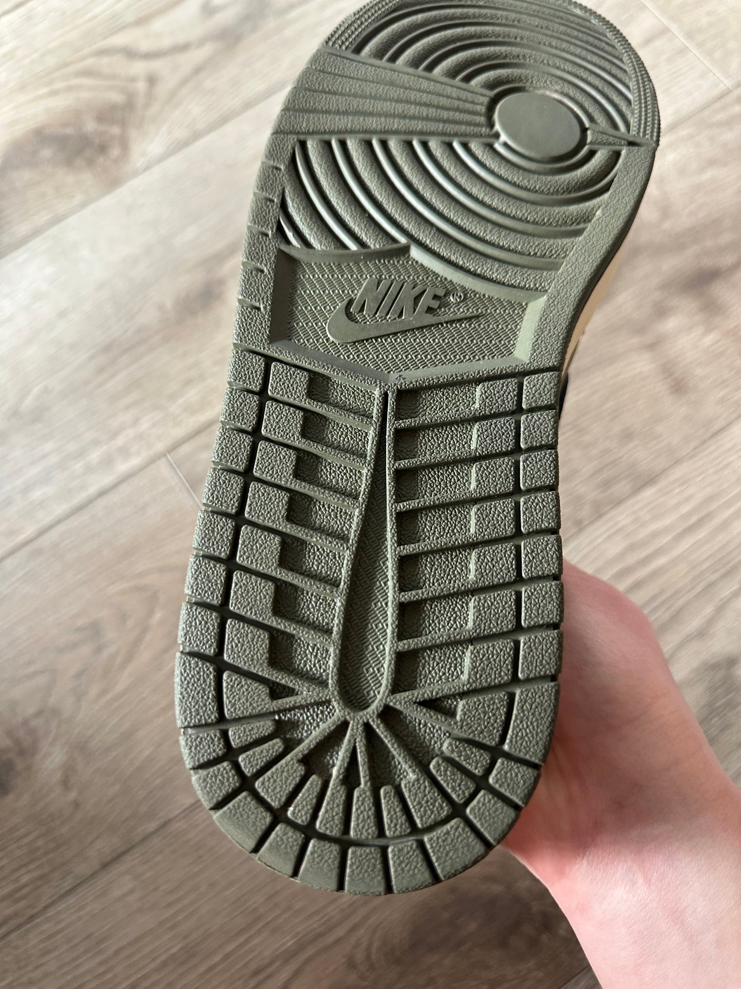 Travis Scott Medium Olive Jordan 1 Low