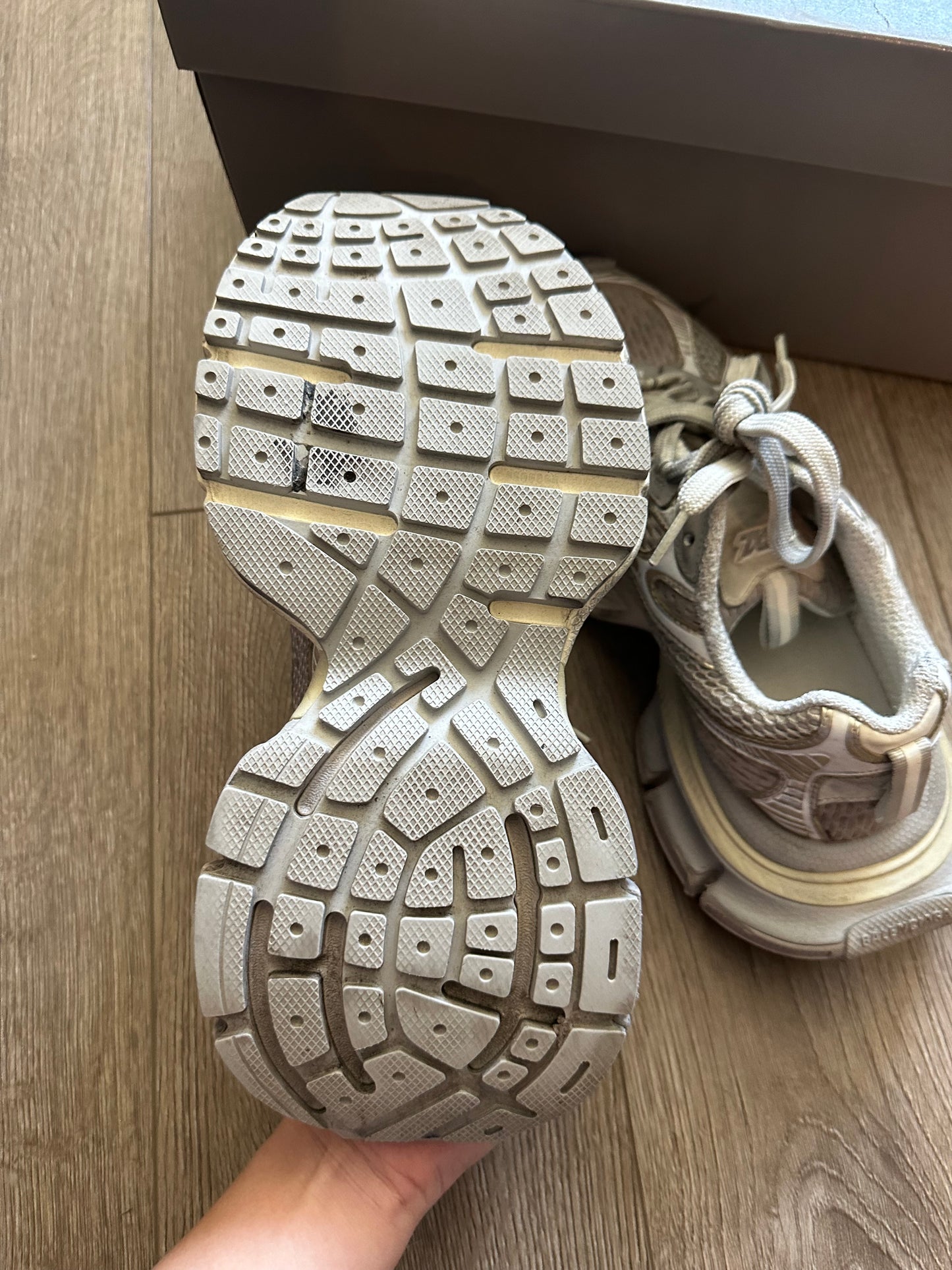 Balenciaga Eggshell 3XL